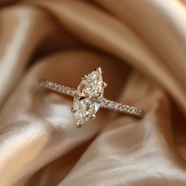 Bague de fiançailles surprise, comment connaître sa taille ?